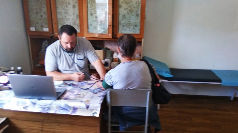 Оказание медицинской помощи на КПВВ Станица Луганская