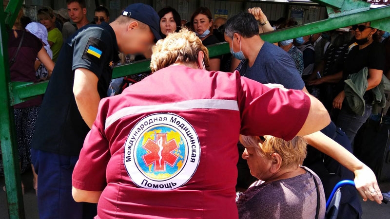 КПВВ Станица Луганская оказание медицинской помощи