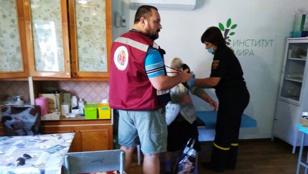 КПВВ Станица Луганская оказание медицинской помощи
