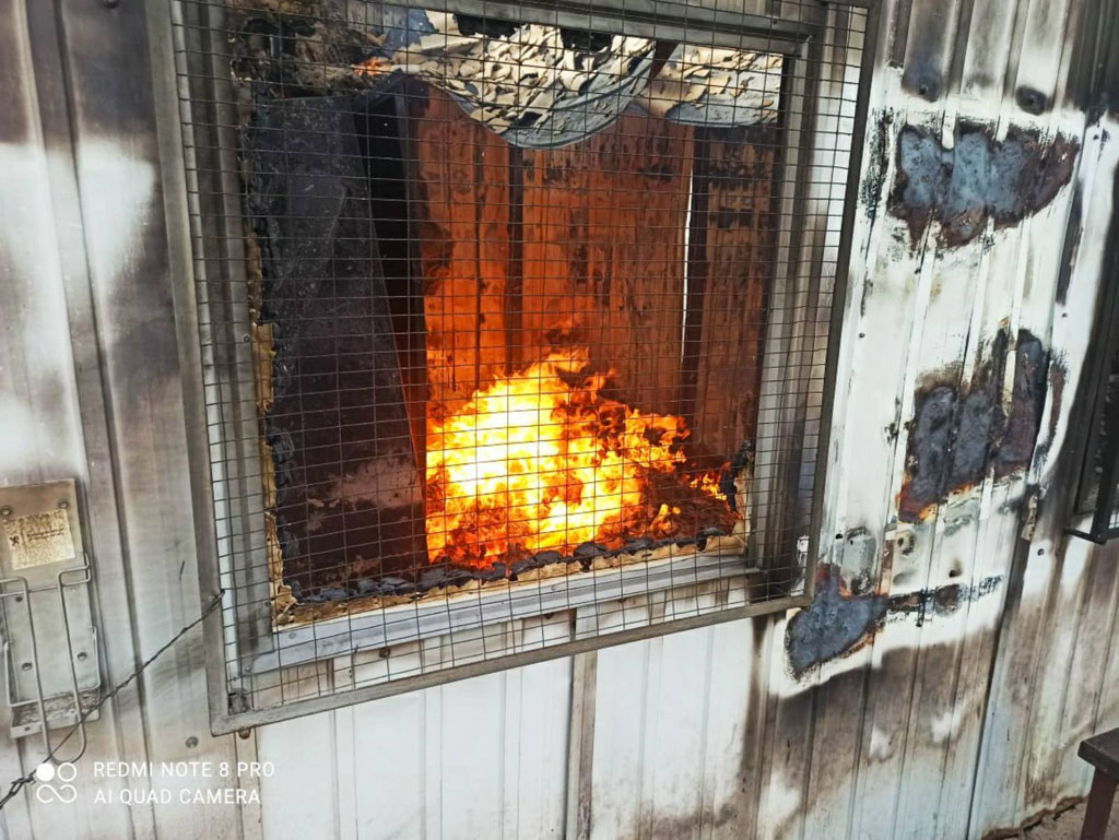 Горят модули Красного креста Станица Луганская