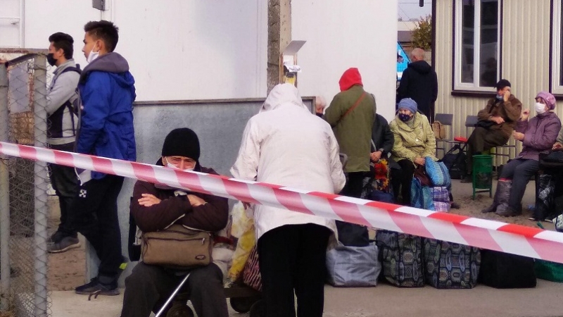 КПВВ на карантине: людей начали поить горячим чаем
