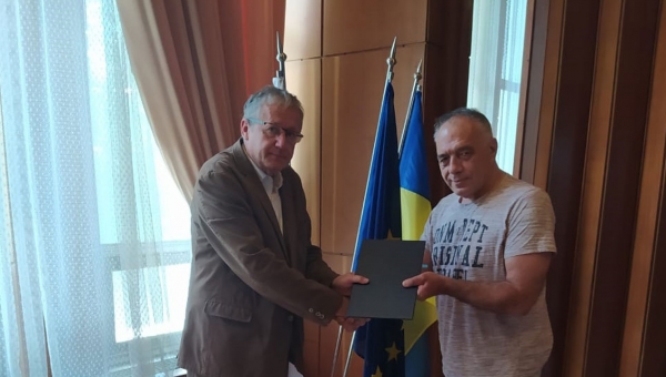 передача Договора о финансировании реанимационного модуля и бригад скорой помощи на КПВВ «Станица Луганская»